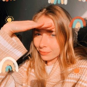 Meet your Posher, Olivia